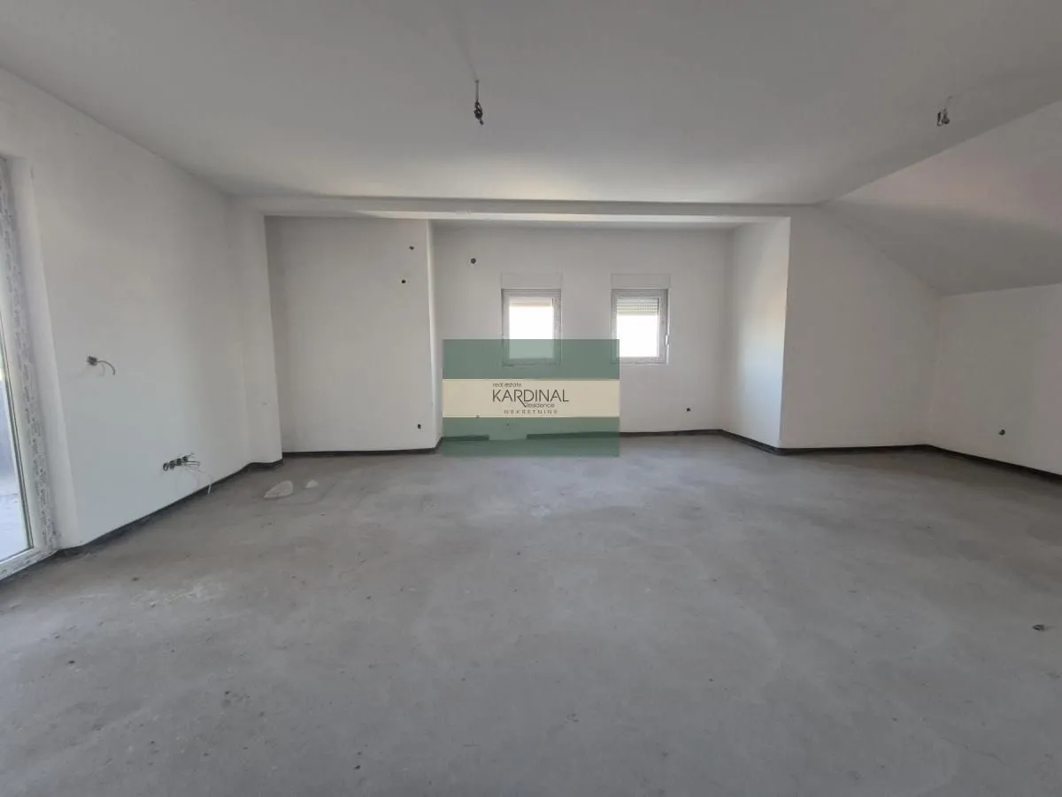 Prodaja, stan, 222m², Centar, Jagodina