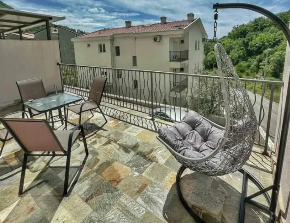 Izdavanje, jednosoban stan, 62m², Pržno, Budva