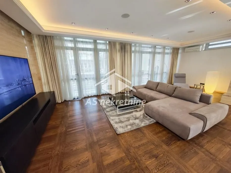 Izdavanje, stan, 148m², Savski Venac, Beograd