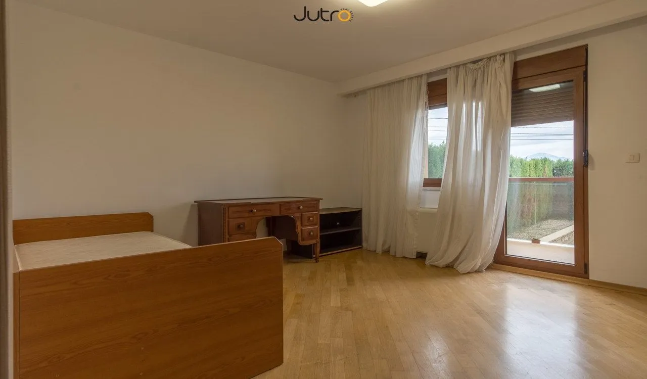 Rent, house, 170m², Dajbabe, Podgorica