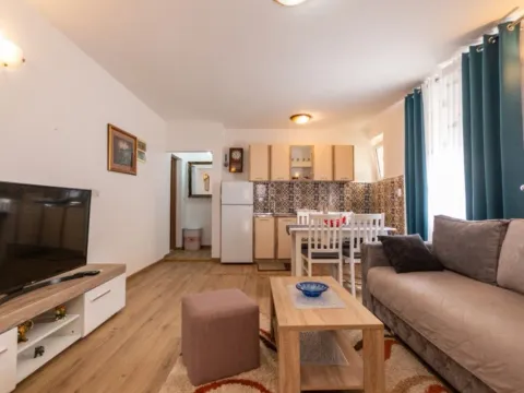 Rent, one bedroom apartment, 50m², Topla, Herceg Novi - image 4