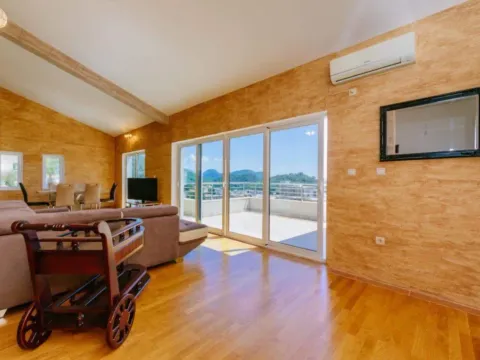 Sale, two bedroom apartment, 105m², Petrovac, Budva - image 3