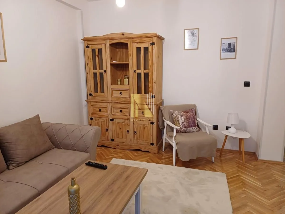 Izdavanje, dvosoban stan, 41m², Bulevar Oslobodjenja, Novi Sad Sve Podlokacije