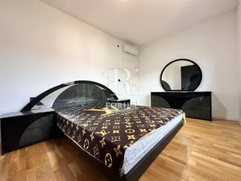 Izdavanje, dvosoban stan, 100m², Blok 9, Podgorica - image 10