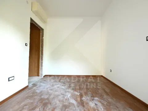 Izdavanje, poslovni prostor, 45m², Vezirov Most, Podgorica - image 10