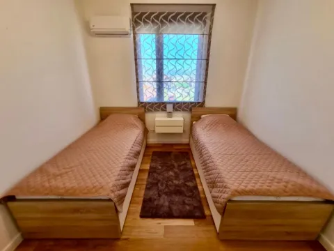 Rent, three bedroom apartment, 100m², City Kvart, Podgorica - image 9