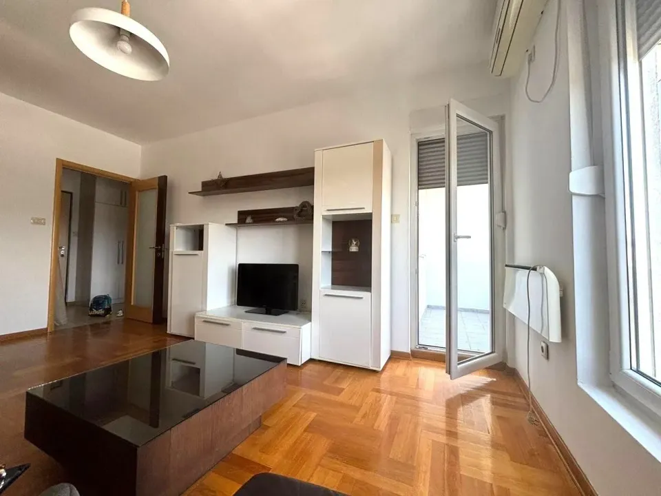 Rent, one bedroom apartment, 45m², Podgorica, Crna Gora