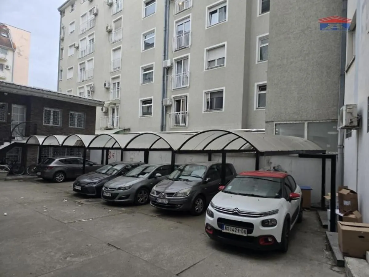Prodaja, četvorosoban stan, 107m², Bulevar Oslobodjenja, Novi Sad Sve Podlokacije