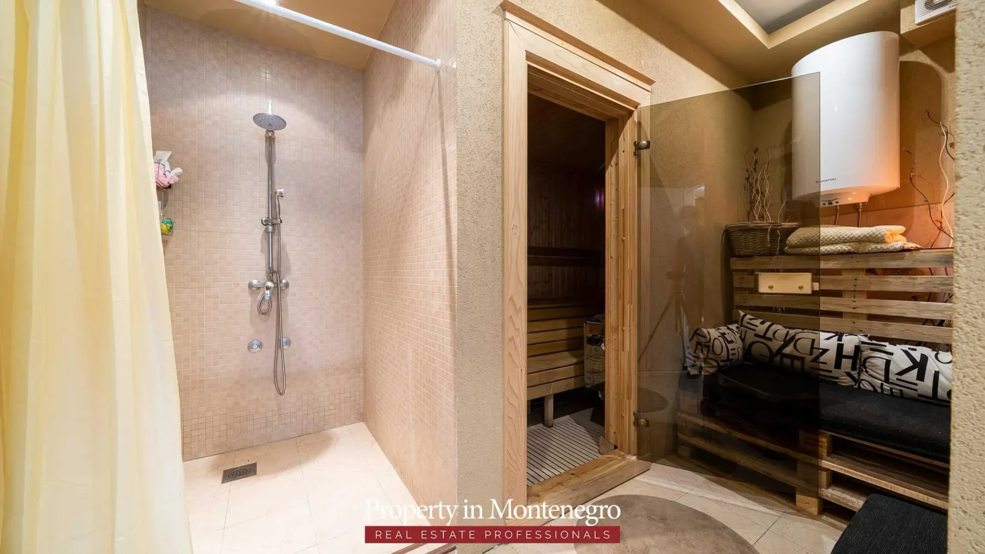 Sale, house, 266m², Kotor, Crna Gora
