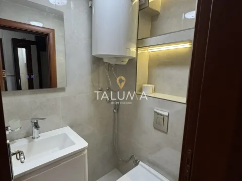 Rent, three bedroom apartment, 92m², City Kvart, Podgorica - image 12