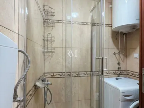 Izdavanje, jednosoban stan, 50m², Dobrota, Kotor - image 9