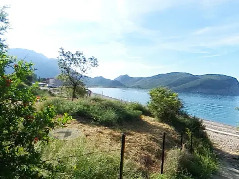 Zemljište in Buljarica