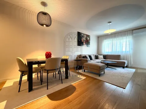 Living room with dining area and seating set. - image 7