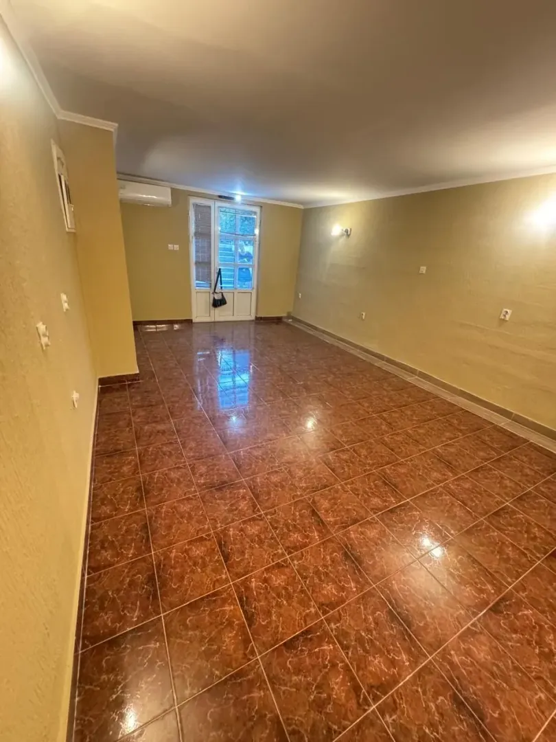 Rent, office space, 30m², Škaljari, Kotor
