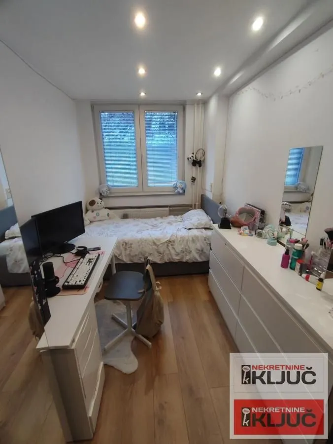 Prodaja, četvorosoban stan, 75m², Grbavica, Novi Sad Sve Podlokacije