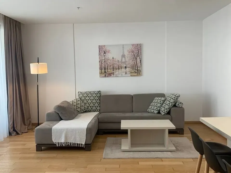 Izdavanje, jednosoban stan, 58m², Centar, Budva