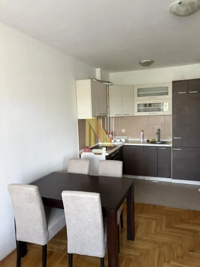 Izdavanje, dvosoban stan, 43m², Nova Detelinara, Novi Sad Sve Podlokacije