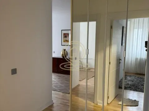 Izdavanje, trosoban stan, 120m², Savski Venac, Beograd - image 17