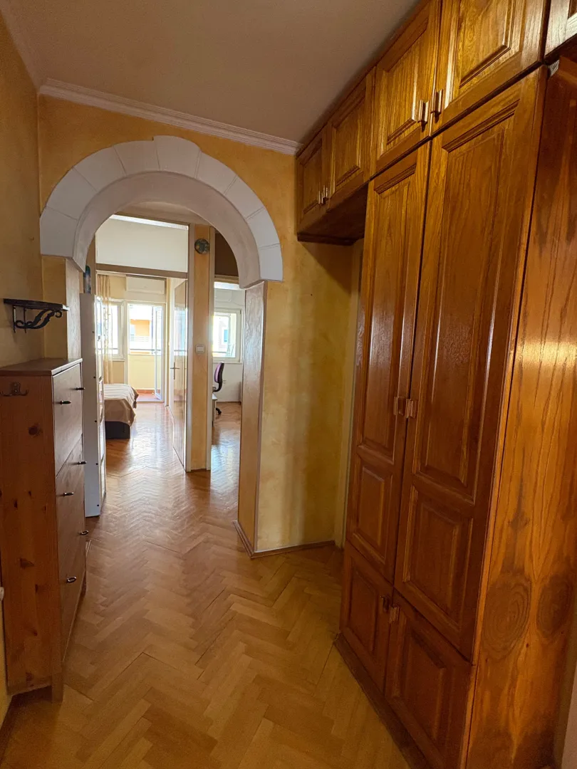 Izdavanje, dvosoban stan, 85m², Kruševac, Podgorica