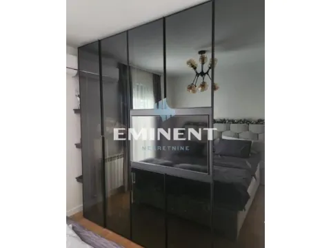 Izdavanje, trosoban stan, 90m², Vračar Sve Podlokacije, Beograd - image 10