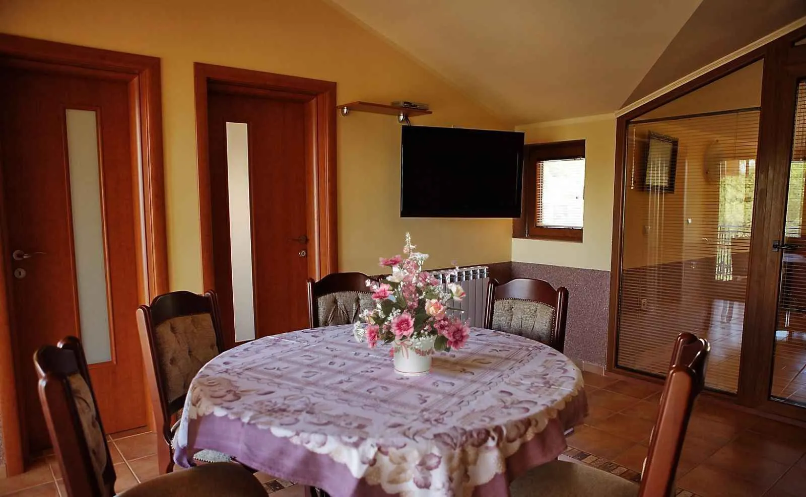Prodaja, kuća, 350m², Krimovica, Kotor