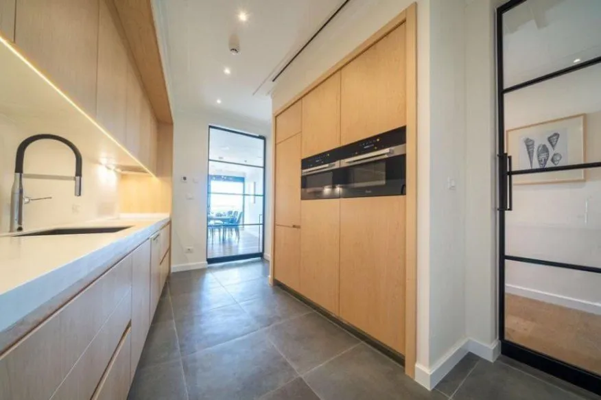 Sale, three bedroom apartment, 245m², Centar, Bar