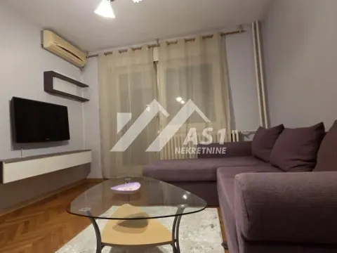 Daily-rent, one bedroom apartment, 42m², Bulevar Oslobodjenja, Novi Sad Sve Podlokacije - image 2
