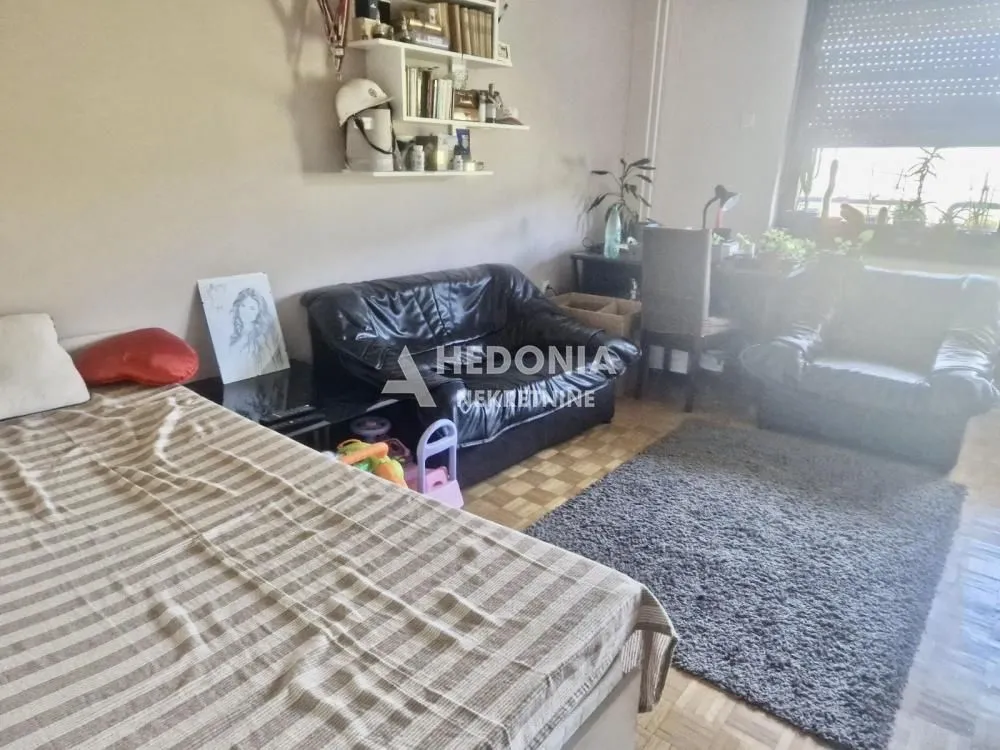 Sale, three bedroom apartment, 115m², Kanarevo Brdo, Beograd