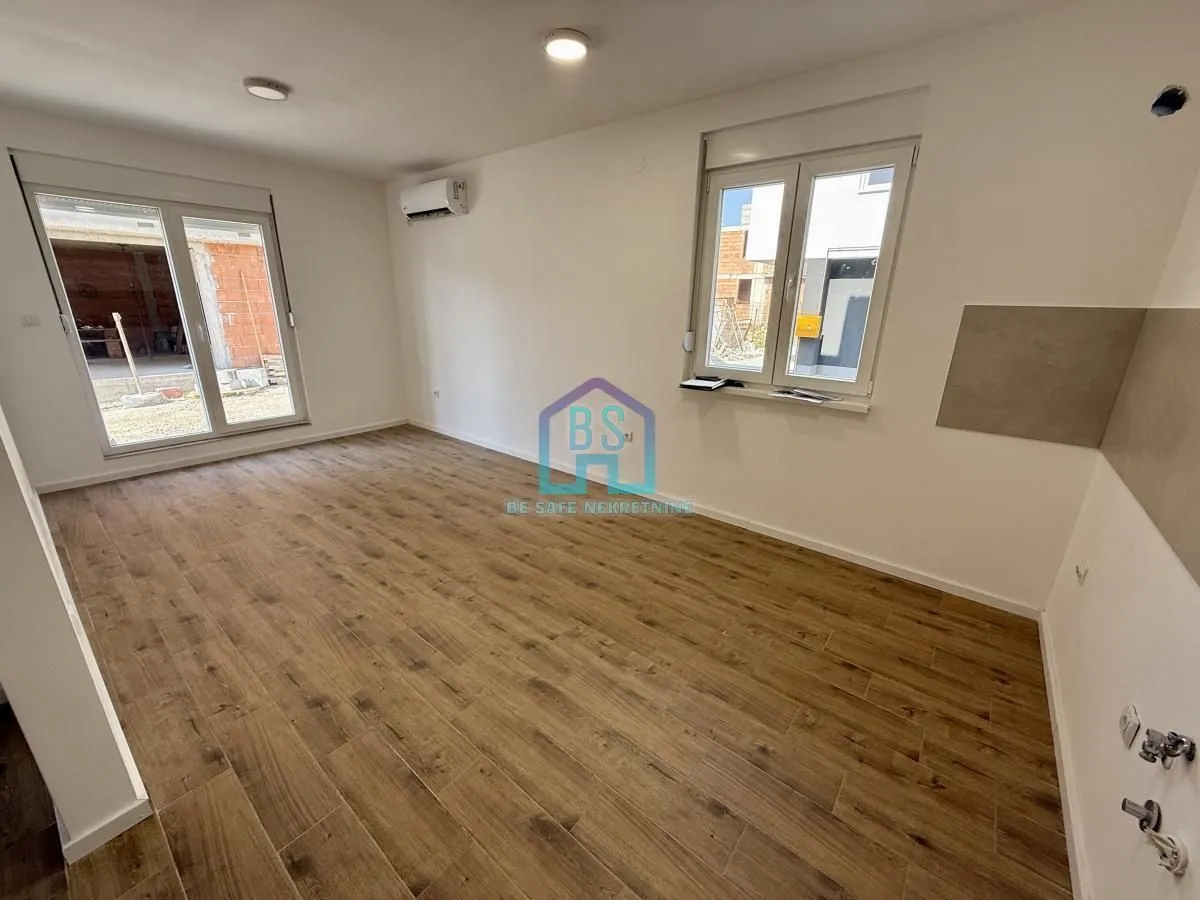 Prodaja, jednosoban stan, 37m², Vidovdansko naselje, Novi Sad Sve Podlokacije