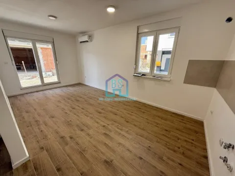 Prodaja, jednosoban stan, 37m², Vidovdansko naselje, Novi Sad Sve Podlokacije - image 2