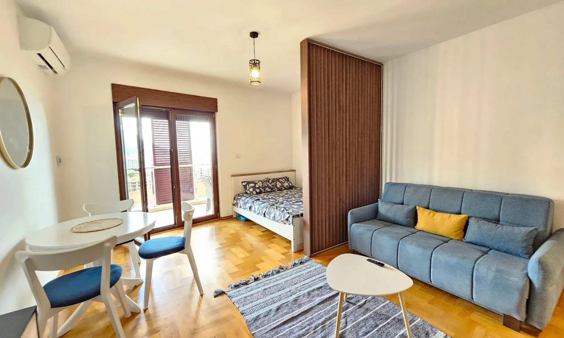 Izdavanje, garsonjera, 42m², Bečići, Budva