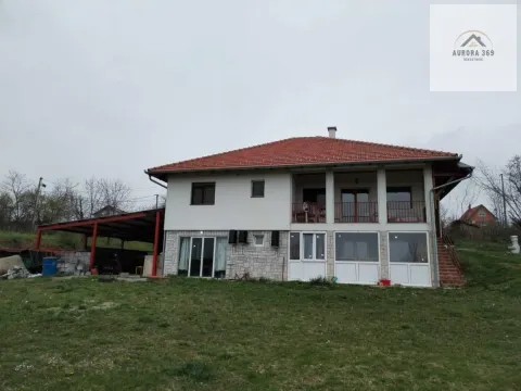 Prodaja, kuća, 290m², Lazarevac, Beograd - image 1