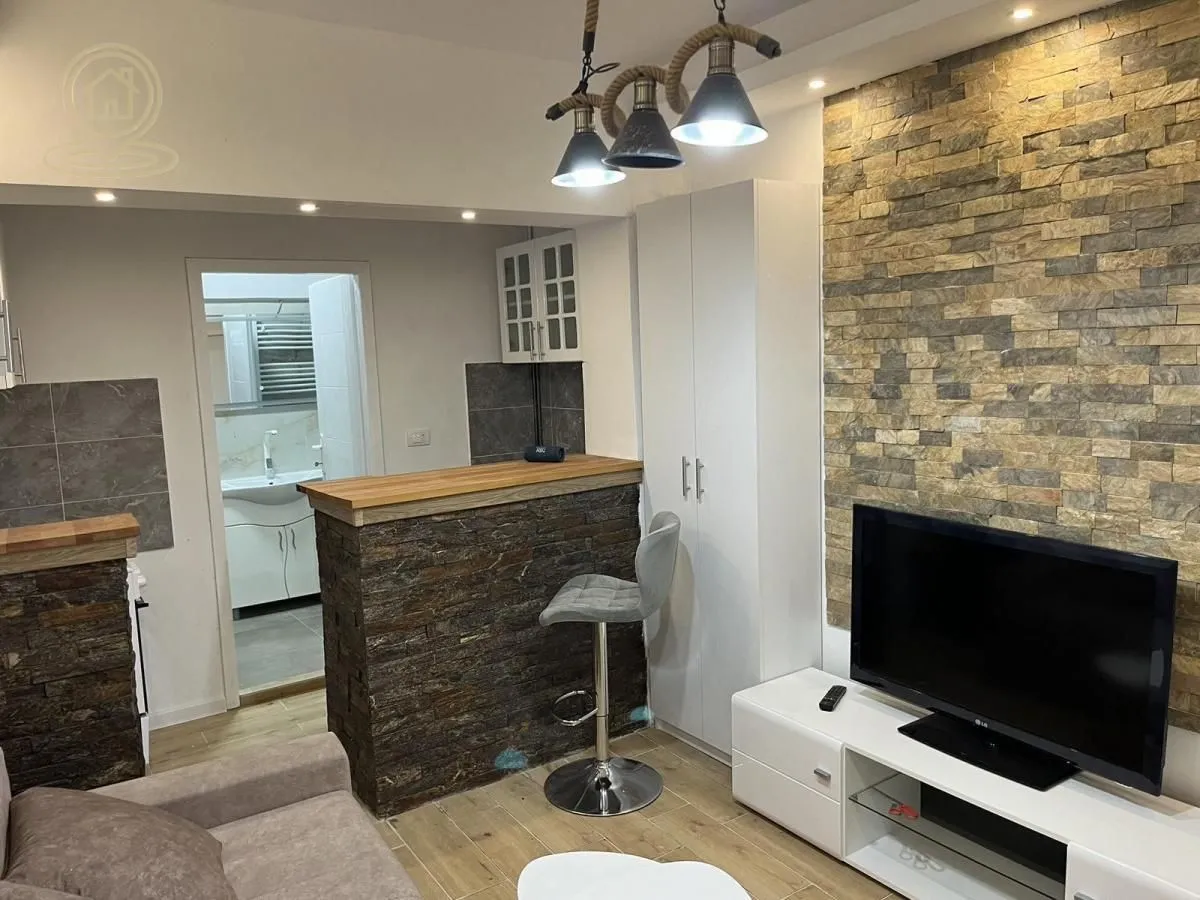 Izdavanje, garsonjera, 29m², Petrovaradin, Novi Sad