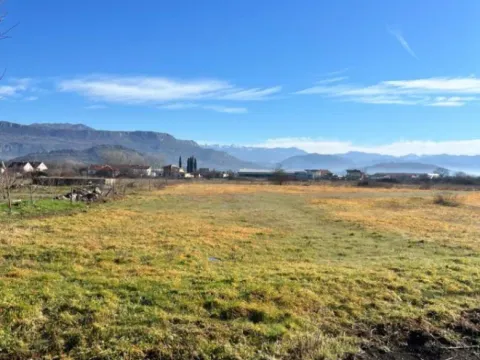 Prodaja, plac, 2424m², Danilovgrad, Crna Gora