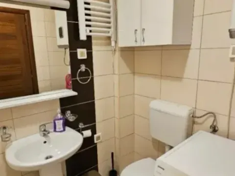 Izdavanje, dvosoban stan, 65m², Stari Aerodrom, Podgorica - image 11