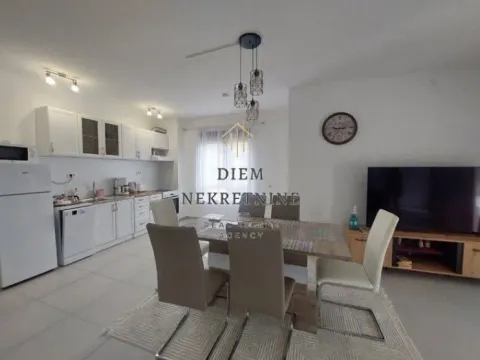 Izdavanje, dvosoban stan, 85m², Dobrota, Kotor - image 13