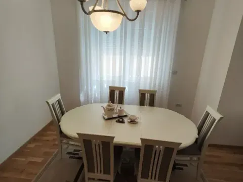 Izdavanje, dvosoban stan, 73m², Tuški Put, Podgorica - image 10