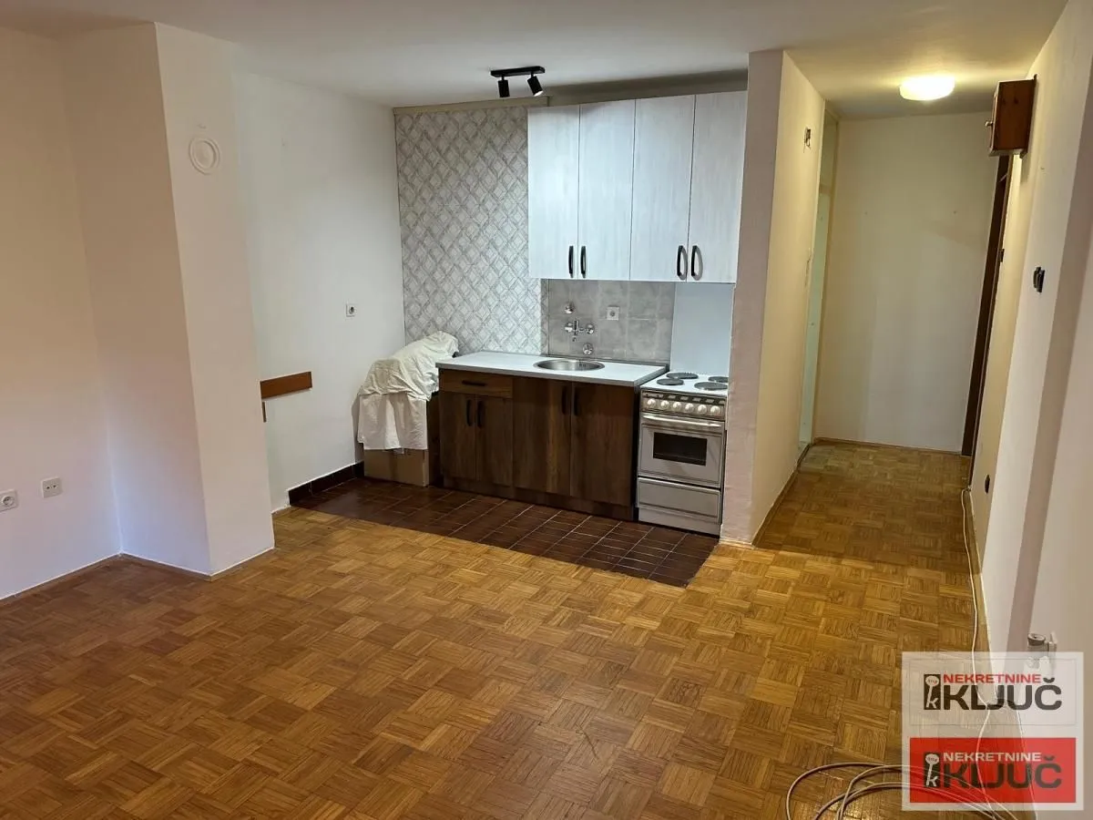 Prodaja, garsonjera, 27m², Novo naselje, Novi Sad