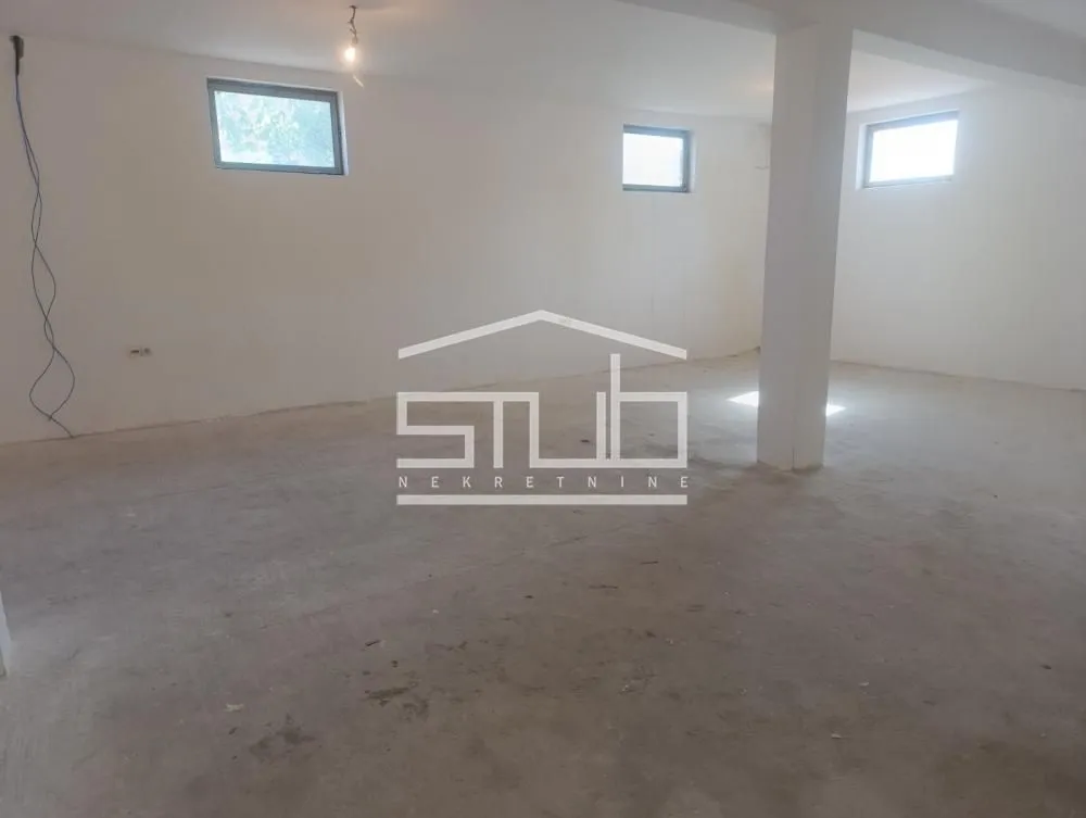 Rent, office space, 160m², Veliki Mokri Lug, Zvezdara Sve Podlokacije