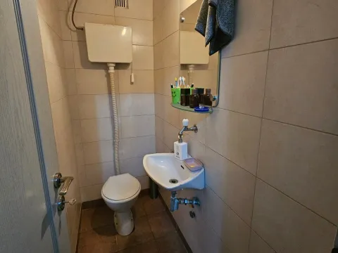 Izdavanje, trosoban stan, 100m², Pejton, Podgorica - image 12