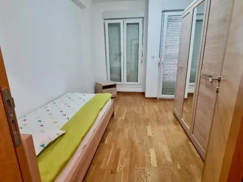 Izdavanje, dvosoban stan, 68m², City Kvart, Podgorica - image 4