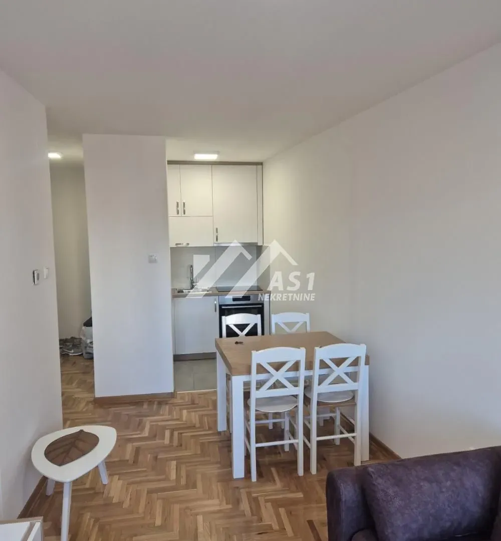 Izdavanje, jednosoban stan, 39m², Salajka, Novi Sad Sve Podlokacije