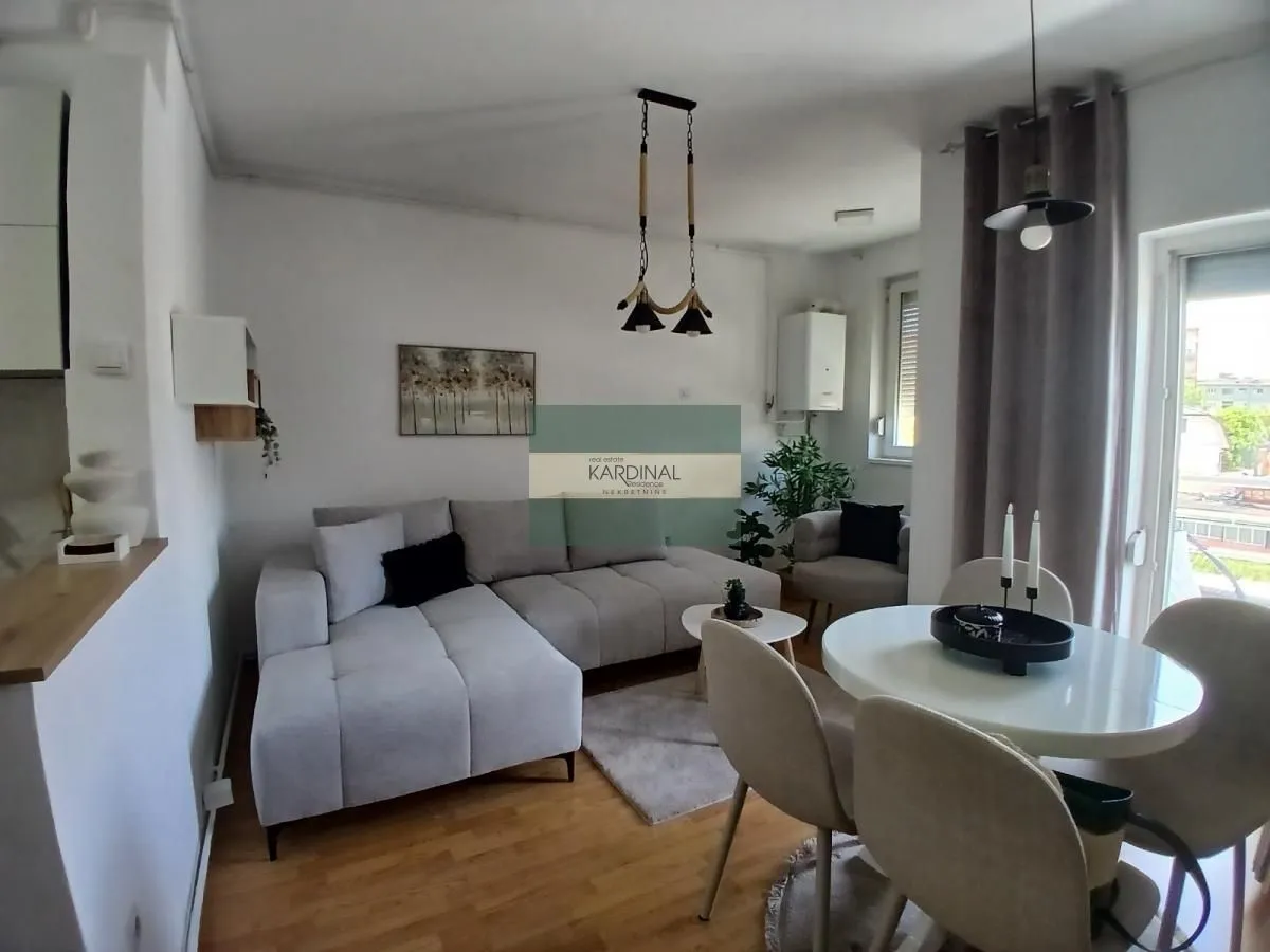 Prodaja, garsonjera, 27m², Kajsijar, Jagodina