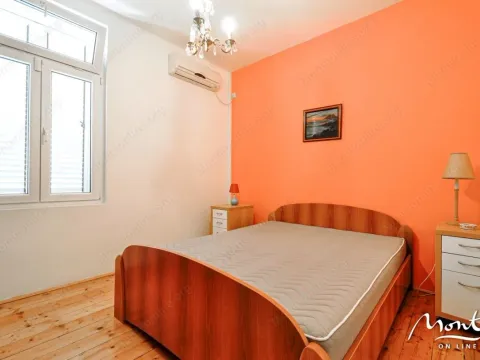 Sale, house, 220m², Tivat, Crna Gora - image 17