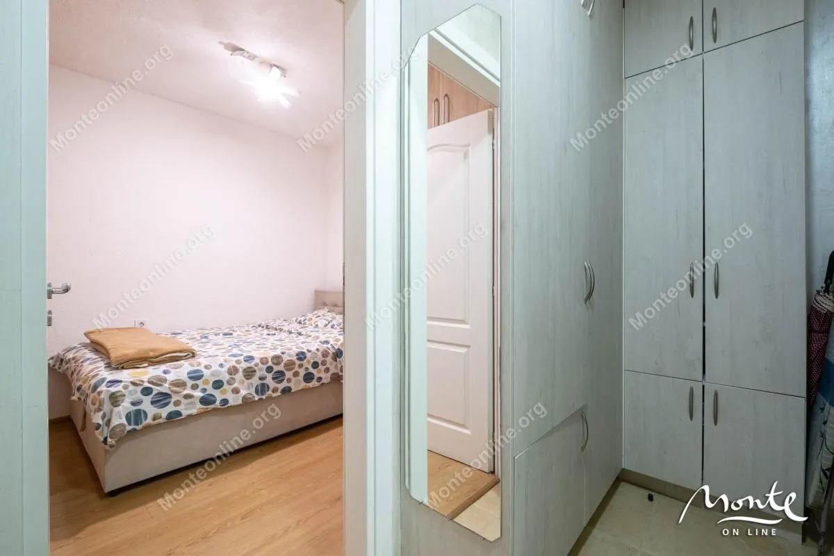 Prodaja, dvosoban stan, 48m², Dobrota, Kotor