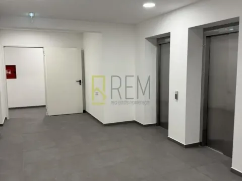 Izdavanje, dvosoban stan, 66m², Stari Aerodrom, Podgorica - image 9