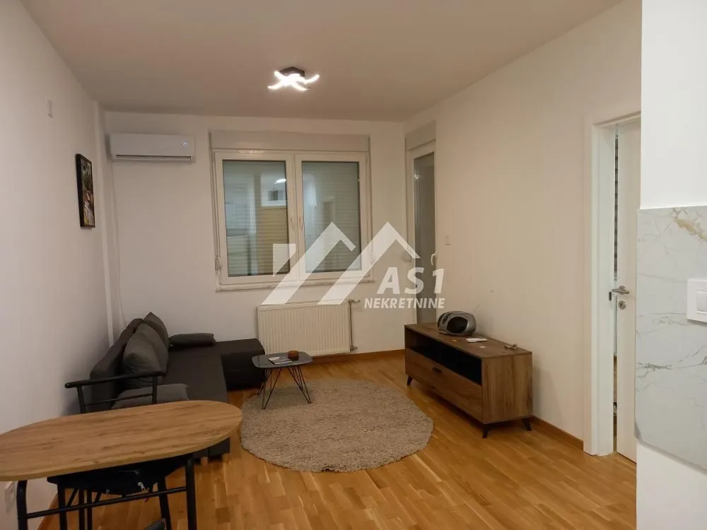 Izdavanje, jednosoban stan, 36m², Avijatičarsko naselje, Novi Sad Sve Podlokacije