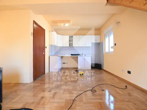 Izdavanje, trosoban stan, 100m², Zagorič, Podgorica - image 2