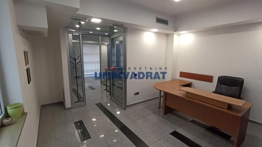 Rent, office space, 180m², Đeram Pijaca, Beograd