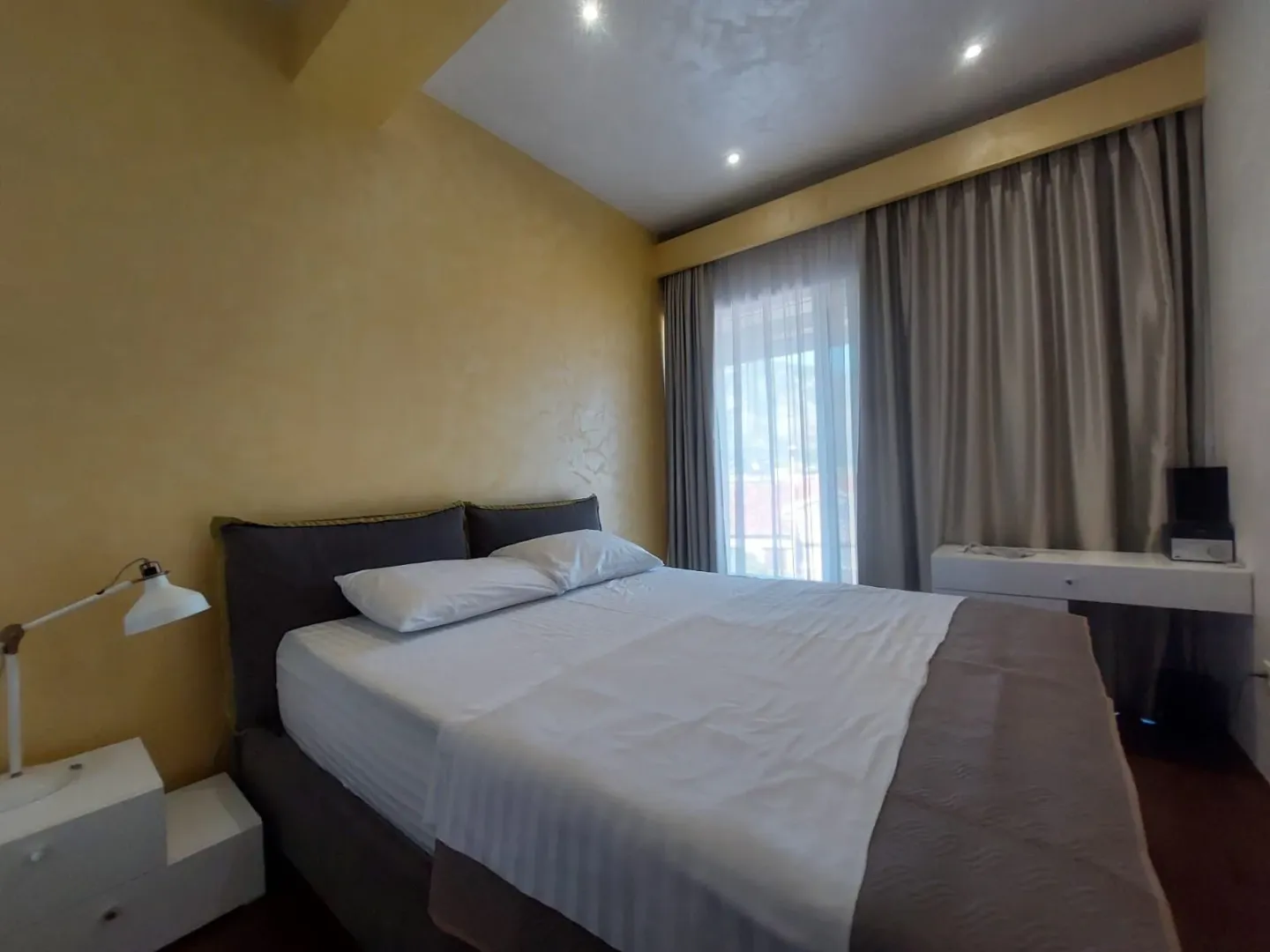 Rent, three bedroom apartment, 130m², Dobrota, Kotor